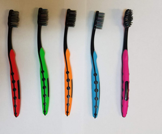 Basic Charcoal Black Medium Toothbrush Sensational Cleaning Curved Bristles For Better Cleaning Anti-Slip Color Handle (5 count, charcoal black)