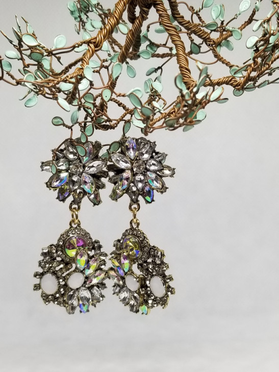 flower crested pendant earrings