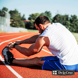 De La Cruz Pain Relief Cream - Maximum Strength Muscle and Joint Camphor Ointment to Reduce Pain and Inflammation 11% 2.5 oz (70.9 g)