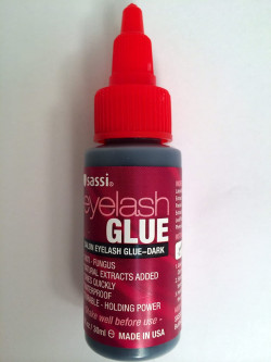 Sassi Salon Eyelash Glue